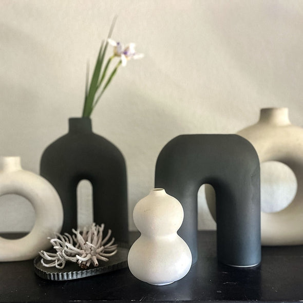 Ocho off-white Vase - Centered, Inc.